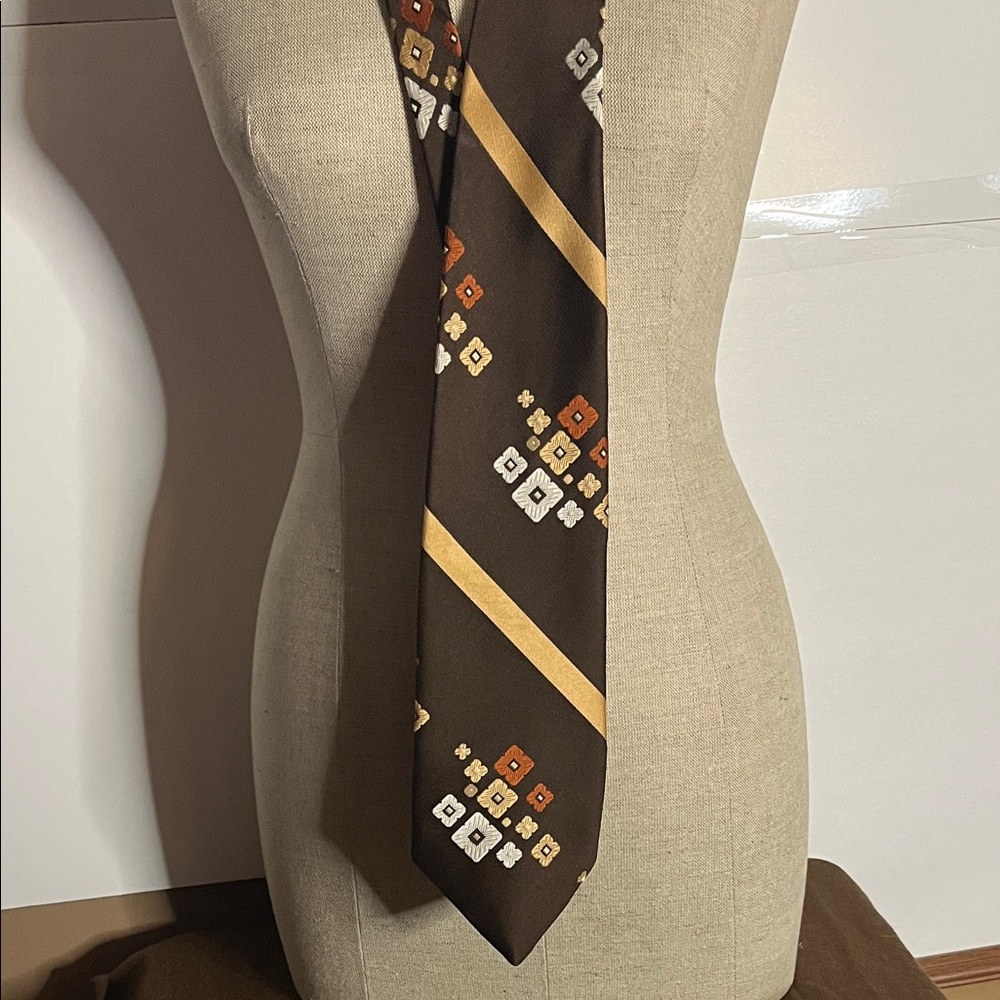 😄Vintage 70’s wide polyester tie floral Monsieur Pierre